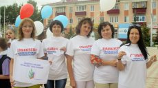 В небо запустили голубей мира