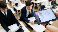 Минпросвещения предложило избавляться от бумажных учебников 