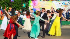 Подарок выпускникам от профсоюза