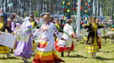 Работники образования Азнакаево -  участники Межрегионального Сабантуя сёл