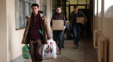 Преподаватели и студенты помогают переселенцам с Донбасса