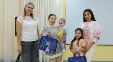Профсоюз помогает собрать детей в школу