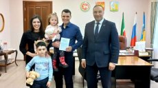 Учительская семья получила субсидию на дом
