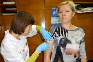 Профком организовал бесплатную вакцинацию против гриппа