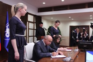 Ректор КФУ и председатель профкома студентов подписали коллективный договор