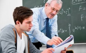 Зарплаты преподавателей российских вузов будут расти