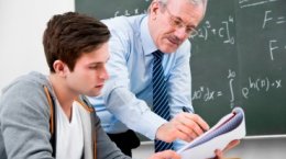 Зарплаты преподавателей российских вузов будут расти
